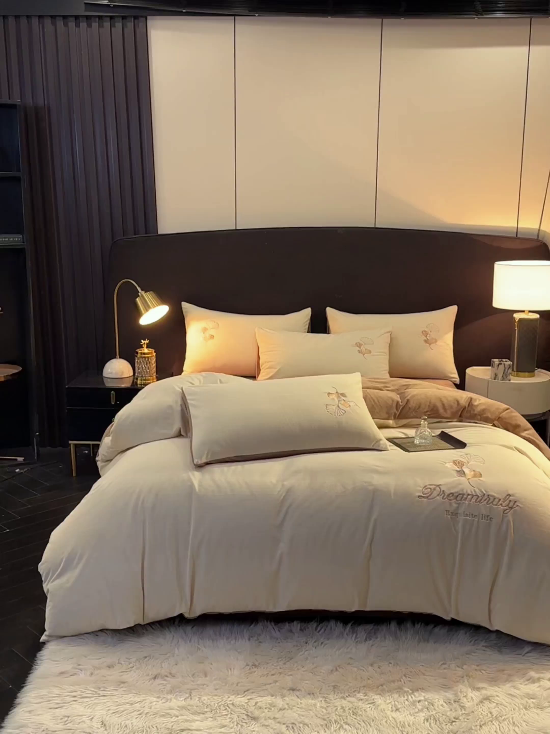 91家纺网 家纺一手货源 找家纺 如一 2025新款水晶绒纯色刺绣四件套-银杏系列 银杏-奶白咖