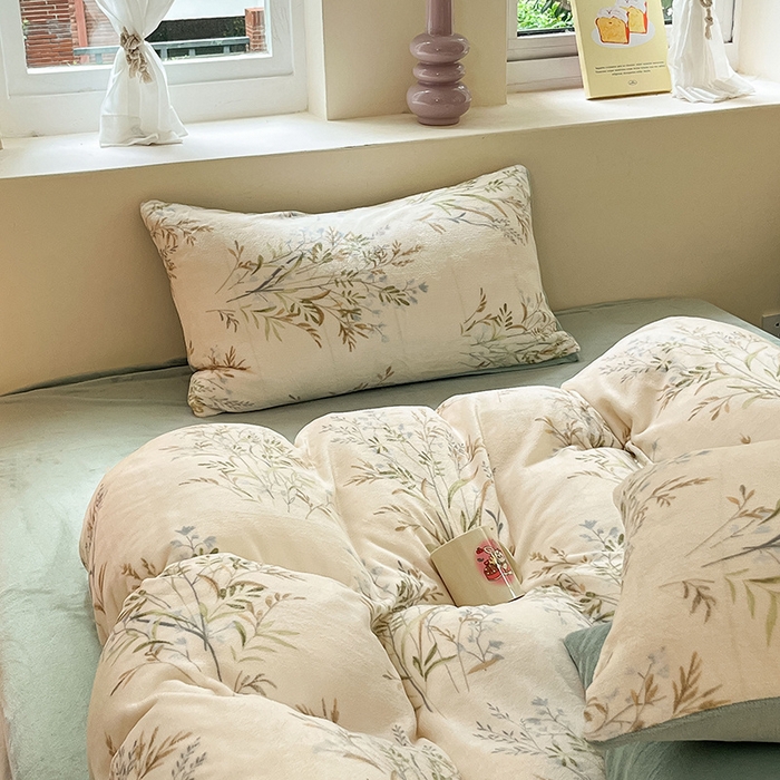 91家纺网 家纺一手货源 找家纺 雅居纺家纺 2025新款高克重牛奶绒印花单被套 仙草