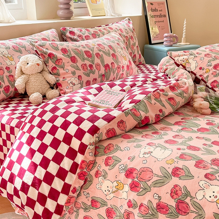 91家纺网 家纺一手货源 找家纺 雅居纺家纺 2025新款高克重牛奶绒印花单被套 休闲小兔