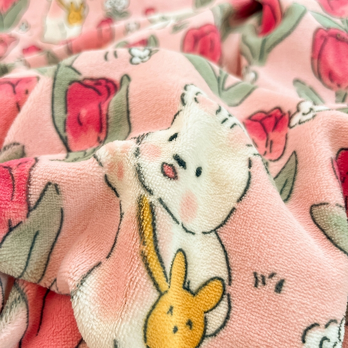 91家纺网 家纺一手货源 找家纺 雅居纺家纺 2025新款高克重牛奶绒印花单被套 休闲小兔