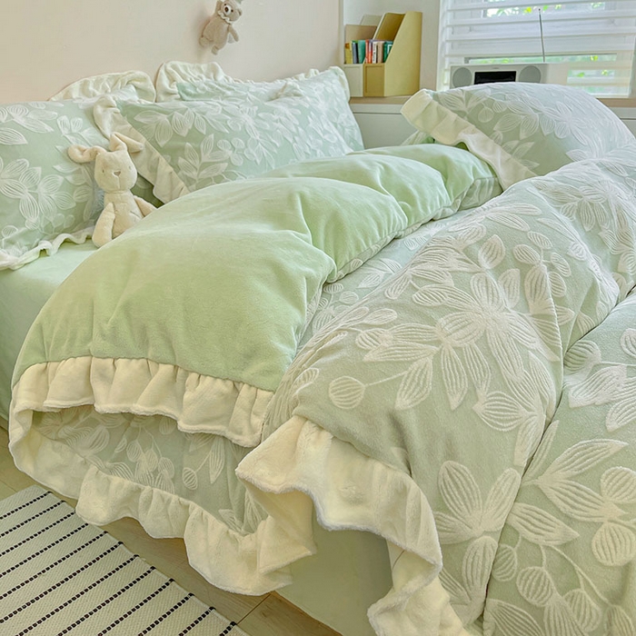 91家纺网 家纺一手货源 找家纺 （总）琪格格纺织 2025新款全消光小清新花边款雕花牛奶绒四件套