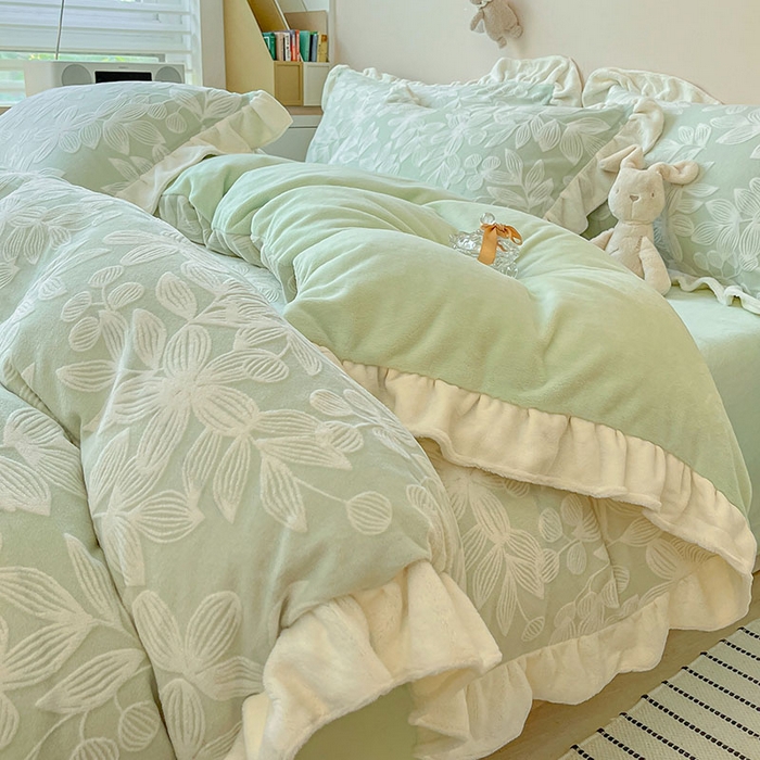 91家纺网 家纺一手货源 找家纺 （总）琪格格纺织 2025新款全消光小清新花边款雕花牛奶绒四件套