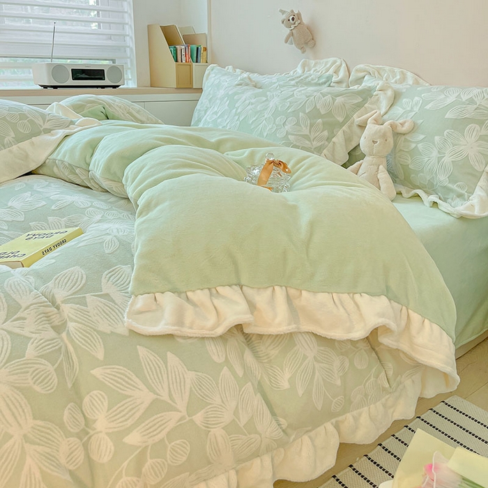 91家纺网 家纺一手货源 找家纺 （总）琪格格纺织 2025新款全消光小清新花边款雕花牛奶绒四件套