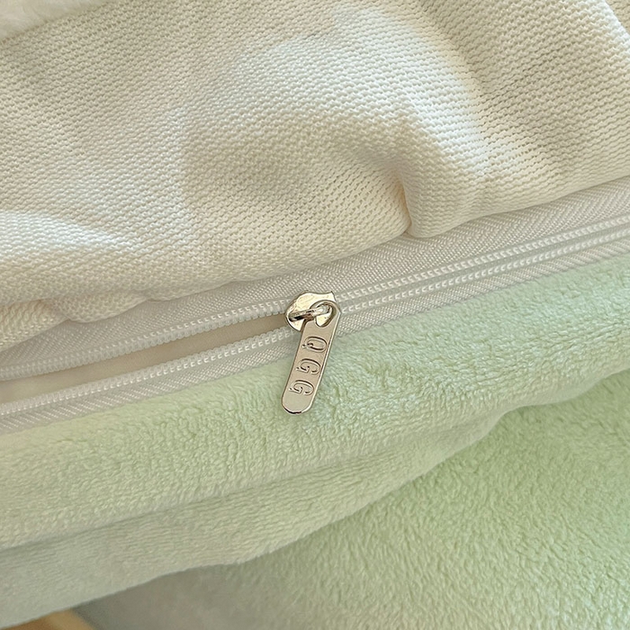 91家纺网 家纺一手货源 找家纺 （总）琪格格纺织 2025新款全消光小清新花边款雕花牛奶绒四件套