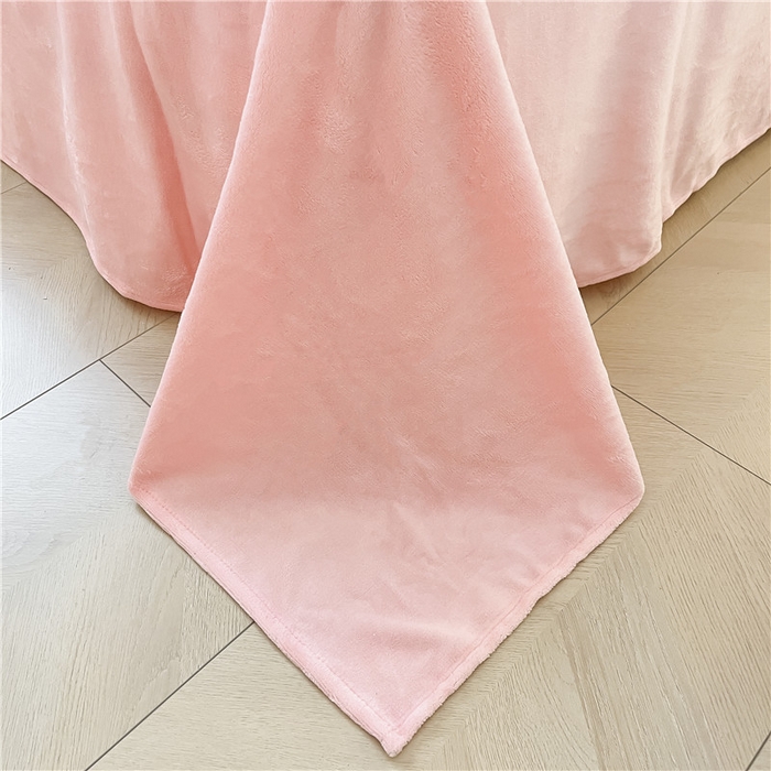 91家纺网 家纺一手货源 找家纺 琪格格纺织 2025新款全消光小清新花边款雕花牛奶绒四件套 雕花花边绒- 雏菊 粉玉