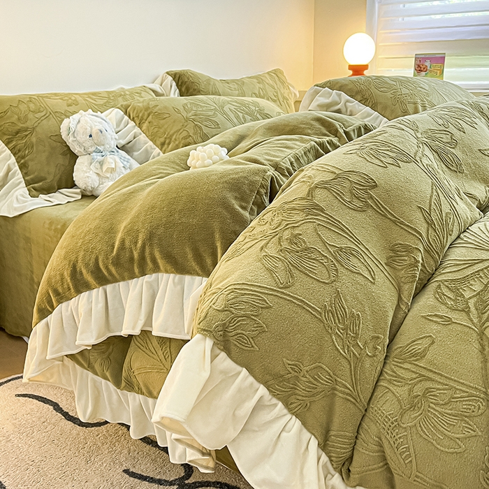 91家纺网 家纺一手货源 找家纺 （总）琪格格纺织 2025新款全消光小清新花边款雕花牛奶绒四件套