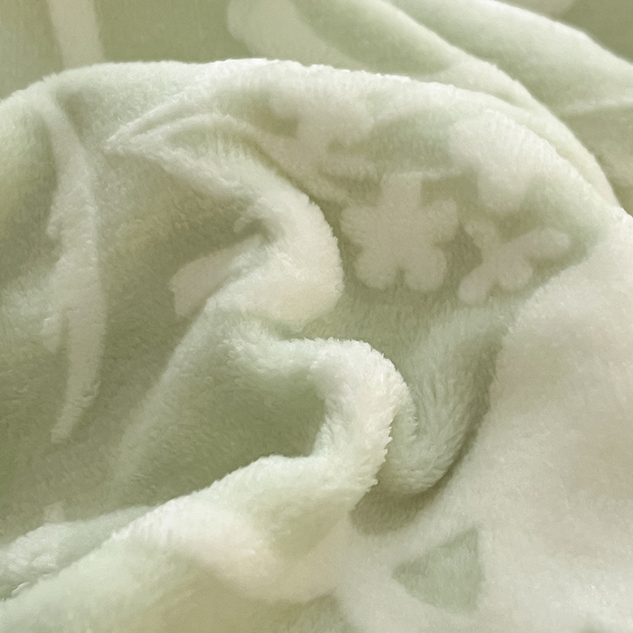 91家纺网 家纺一手货源 找家纺 琪格格纺织 2025新款全消光小清新花边款雕花牛奶绒四件套 雕花绒花边 花丛小鹿 绿