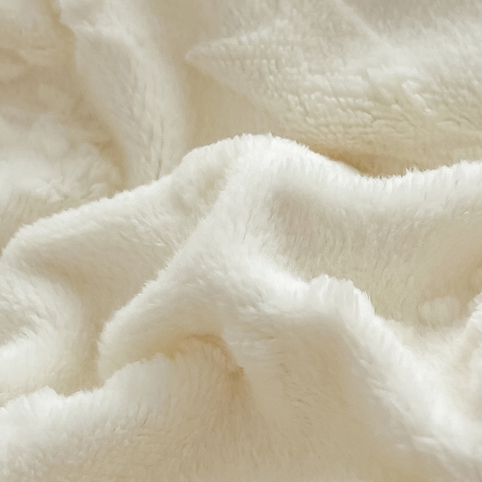 91家纺网 家纺一手货源 找家纺 琪格格纺织 2025新款全消光小清新花边款雕花牛奶绒四件套 雕花绒花边 玉珠帘 奶昔白