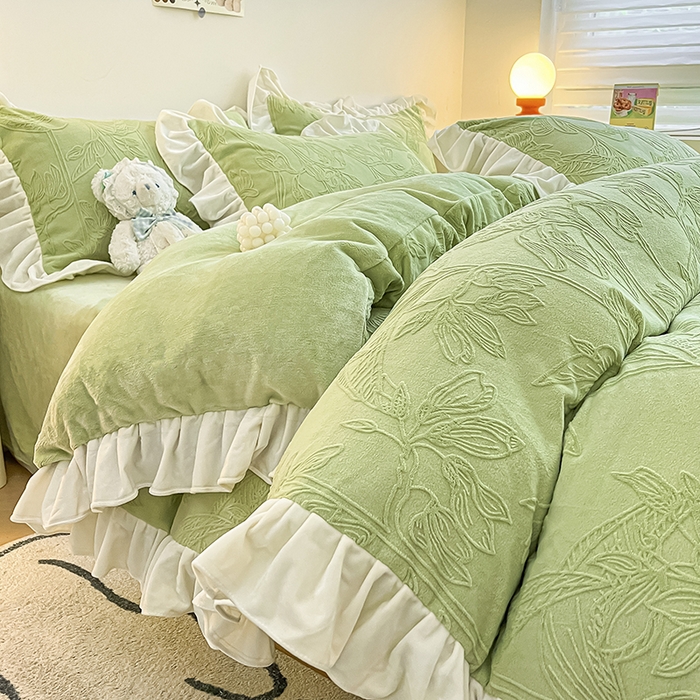 琪格格纺织 2025新款全消光小清新花边款雕花牛奶绒四件套 雕花绒花边 枝枝叶叶 浅绿