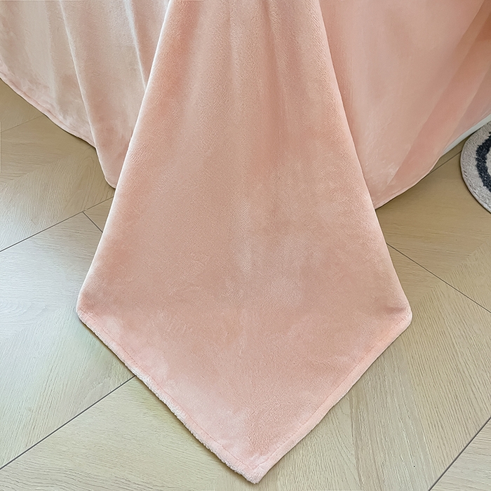 91家纺网 家纺一手货源 找家纺 琪格格纺织 2025新款全消光小清新花边款雕花牛奶绒四件套 雕花绒花边- 阿芙朵 粉