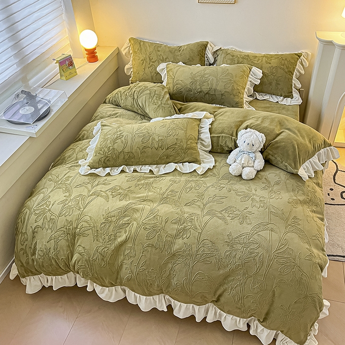 91家纺网 家纺一手货源 找家纺 琪格格纺织 2025新款全消光小清新花边款雕花牛奶绒四件套 雕花绒花边 枝枝叶叶 海棠绿