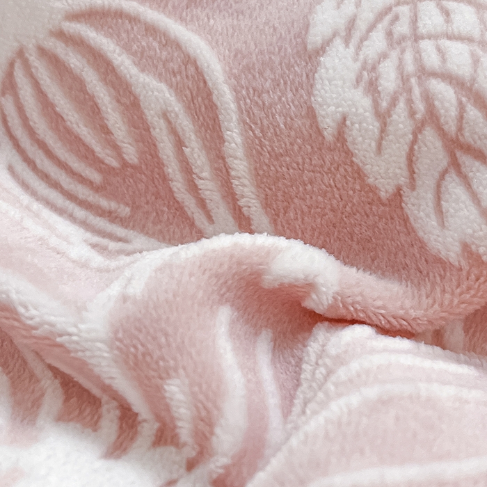 91家纺网 家纺一手货源 找家纺 琪格格纺织 2025新款全消光小清新花边款雕花牛奶绒四件套 雕花绒花边 安妮花苑 粉