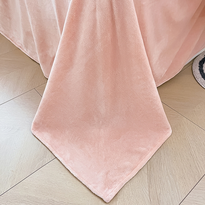 91家纺网 家纺一手货源 找家纺 琪格格纺织 2025新款全消光小清新花边款雕花牛奶绒四件套 雕花绒花边 摩尔庄园 粉玉