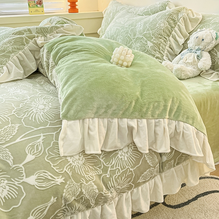 91家纺网 家纺一手货源 找家纺 琪格格纺织 2025新款全消光小清新花边款雕花牛奶绒四件套 雕花绒花边 安妮花苑 绿