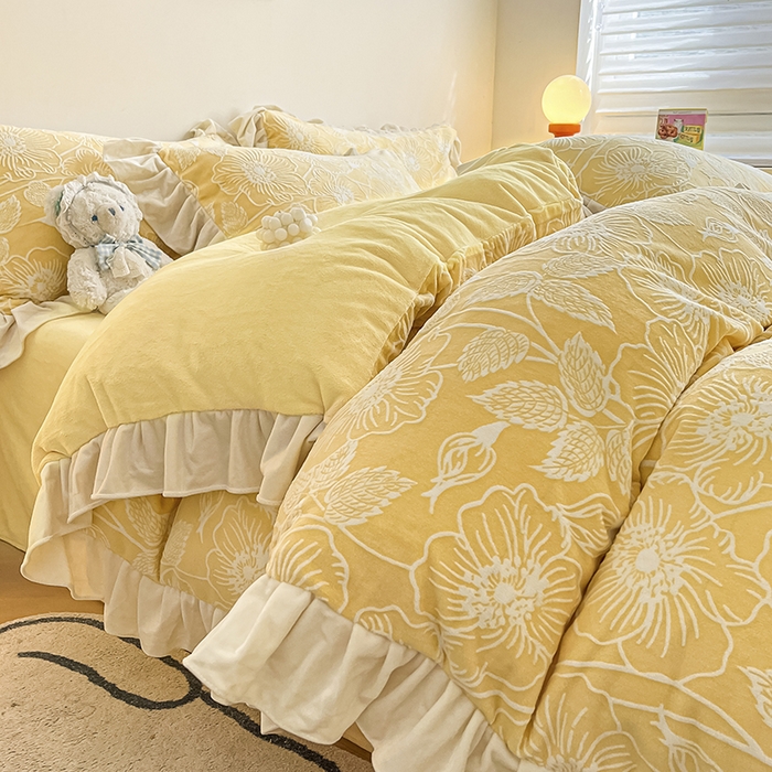 琪格格纺织 2025新款全消光小清新花边款雕花牛奶绒四件套 雕花绒花边 安妮花苑 黄