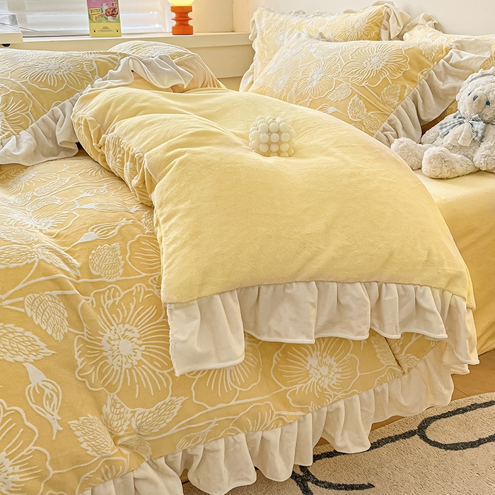 91家纺网 家纺一手货源 找家纺 琪格格纺织 2025新款全消光小清新花边款雕花牛奶绒四件套 雕花绒花边 安妮花苑 黄