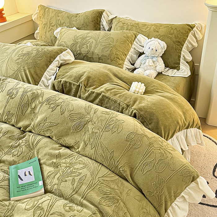 91家纺网 家纺一手货源 找家纺 琪格格纺织 2025新款全消光小清新花边款雕花牛奶绒四件套 雕花绒花边 枝枝叶叶 海棠绿