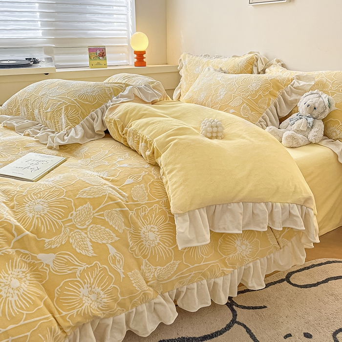 91家纺网 家纺一手货源 找家纺 琪格格纺织 2025新款全消光小清新花边款雕花牛奶绒四件套 雕花绒花边 安妮花苑 黄