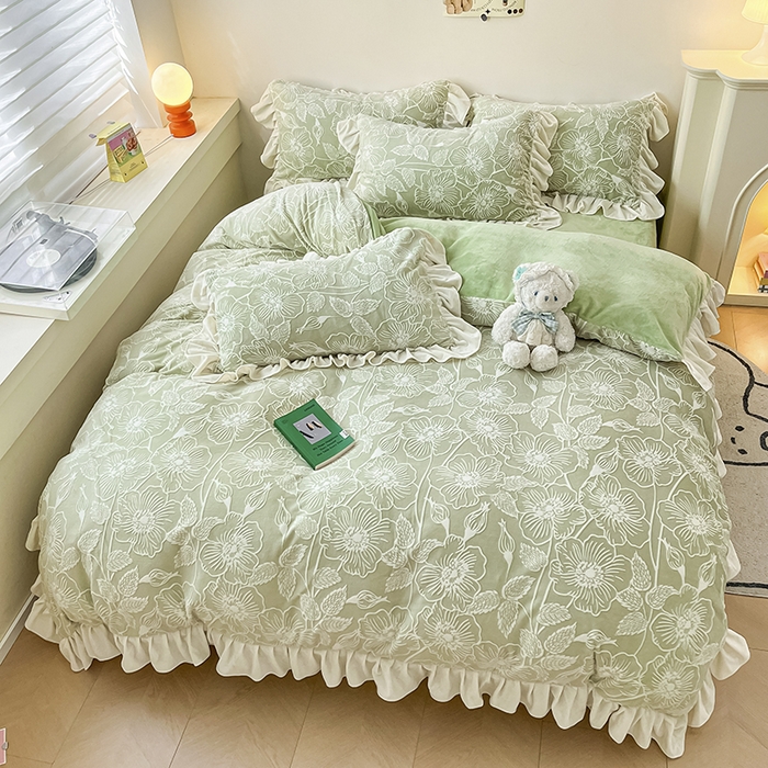 91家纺网 家纺一手货源 找家纺 琪格格纺织 2025新款全消光小清新花边款雕花牛奶绒四件套 雕花绒花边 安妮花苑 绿