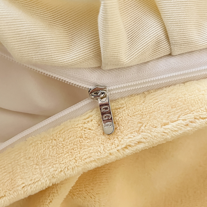 91家纺网 家纺一手货源 找家纺 琪格格纺织 2025新款全消光小清新花边款雕花牛奶绒四件套 雕花绒花边 安妮花苑 黄