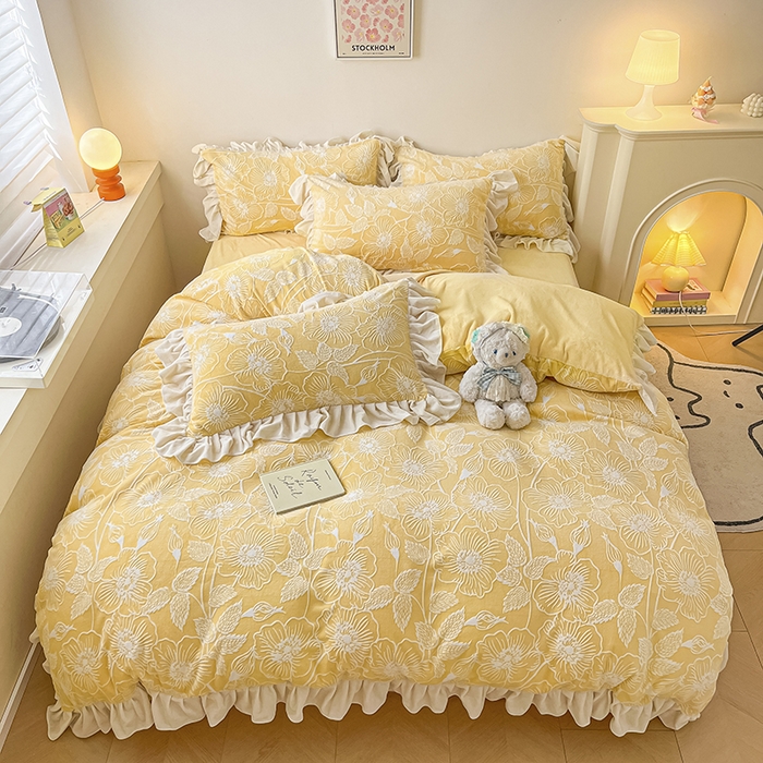 91家纺网 家纺一手货源 找家纺 琪格格纺织 2025新款全消光小清新花边款雕花牛奶绒四件套 雕花绒花边 安妮花苑 黄