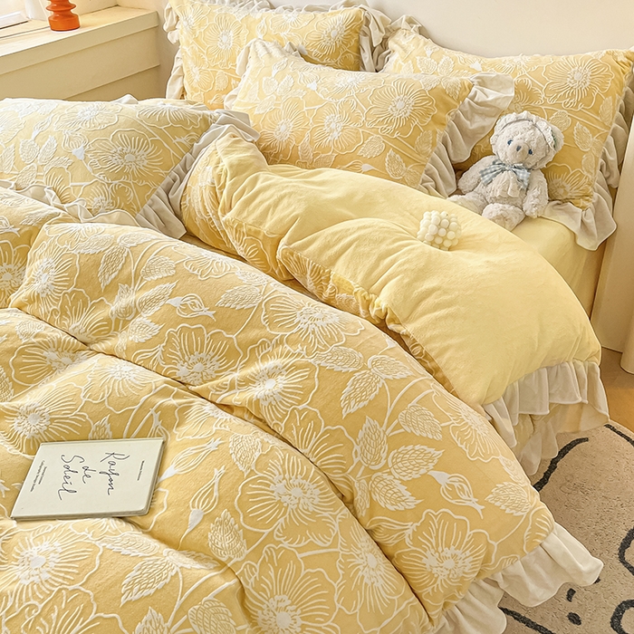 91家纺网 家纺一手货源 找家纺 琪格格纺织 2025新款全消光小清新花边款雕花牛奶绒四件套 雕花绒花边 安妮花苑 黄