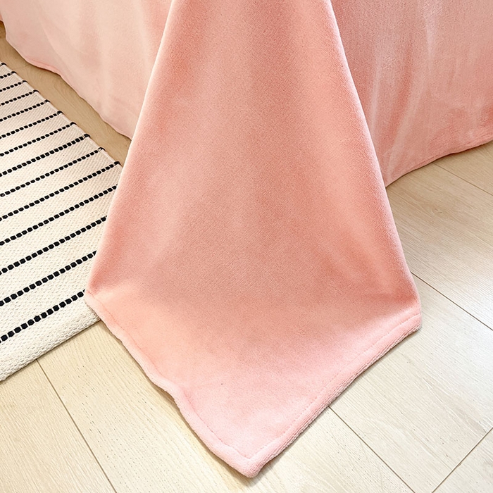 91家纺网 家纺一手货源 找家纺 琪格格纺织 2025新款全消光小清新花边款雕花牛奶绒四件套 雕花绒花边-爱在秋冬樱花粉