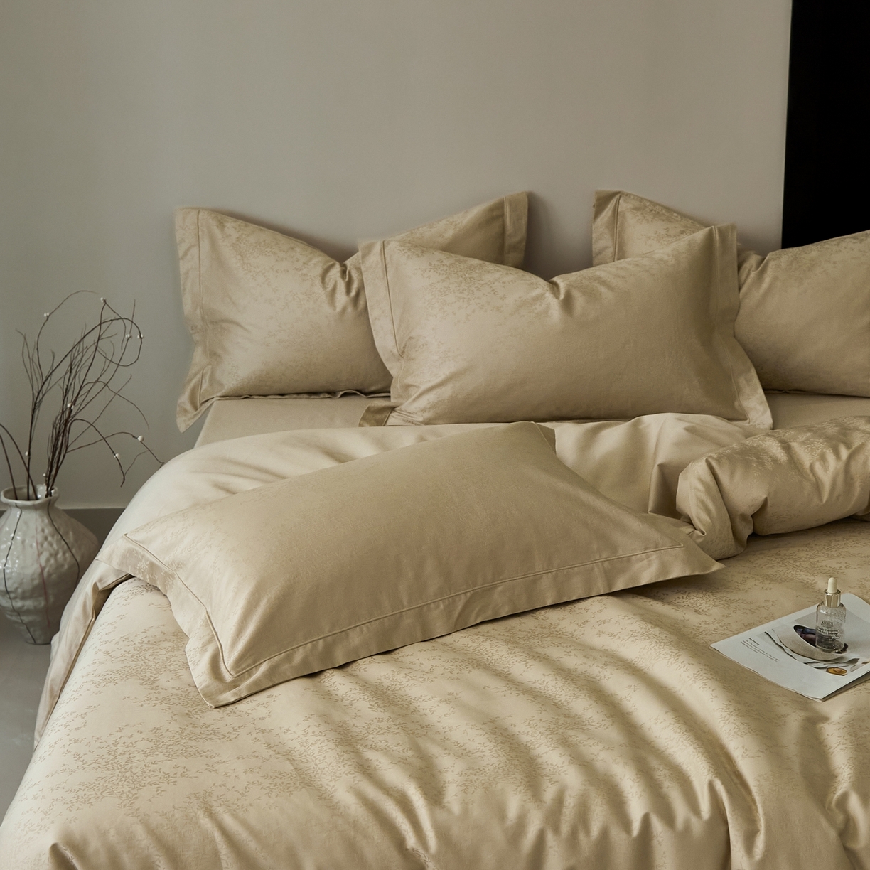 91家纺网 家纺一手货源 找家纺 顾家家居 2025新款亲肤舒适全棉纯棉提花四件套 岸芷-浅绯玉