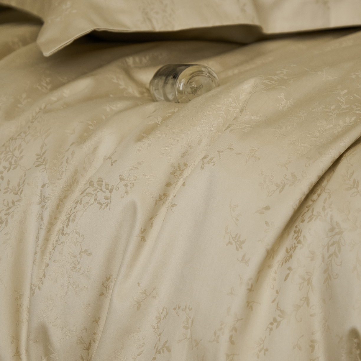 91家纺网 家纺一手货源 找家纺 顾家家居 2025新款亲肤舒适全棉纯棉提花四件套 岸芷-浅绯玉