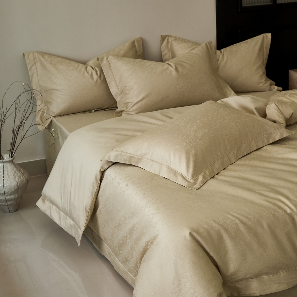 91家纺网 家纺一手货源 找家纺 顾家家居 2025新款亲肤舒适全棉纯棉提花四件套 岸芷-浅绯玉