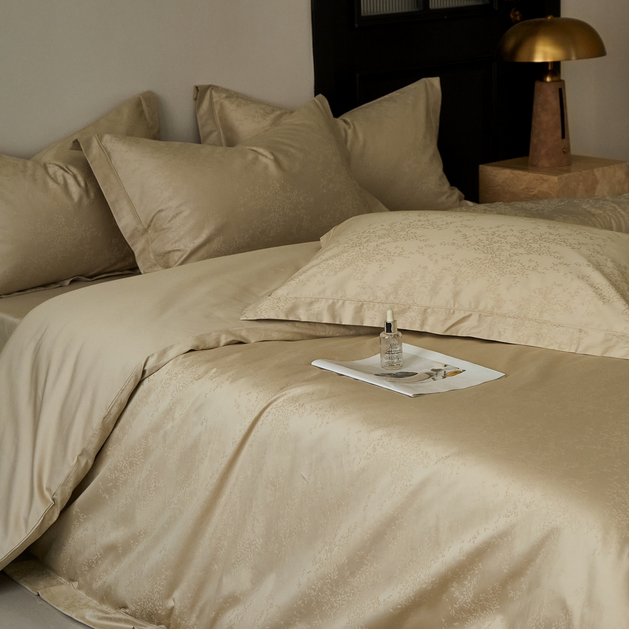 91家纺网 家纺一手货源 找家纺 顾家家居 2025新款亲肤舒适全棉纯棉提花四件套 岸芷-浅绯玉