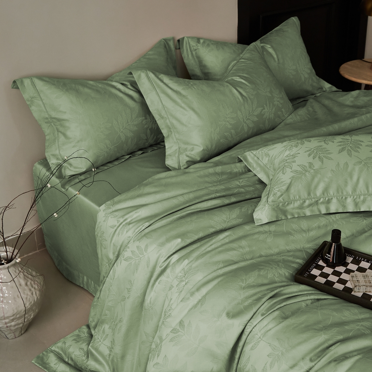 91家纺网 家纺一手货源 找家纺 顾家家居 2025新款亲肤舒适全棉纯棉提花四件套 晨韵--水漾绿
