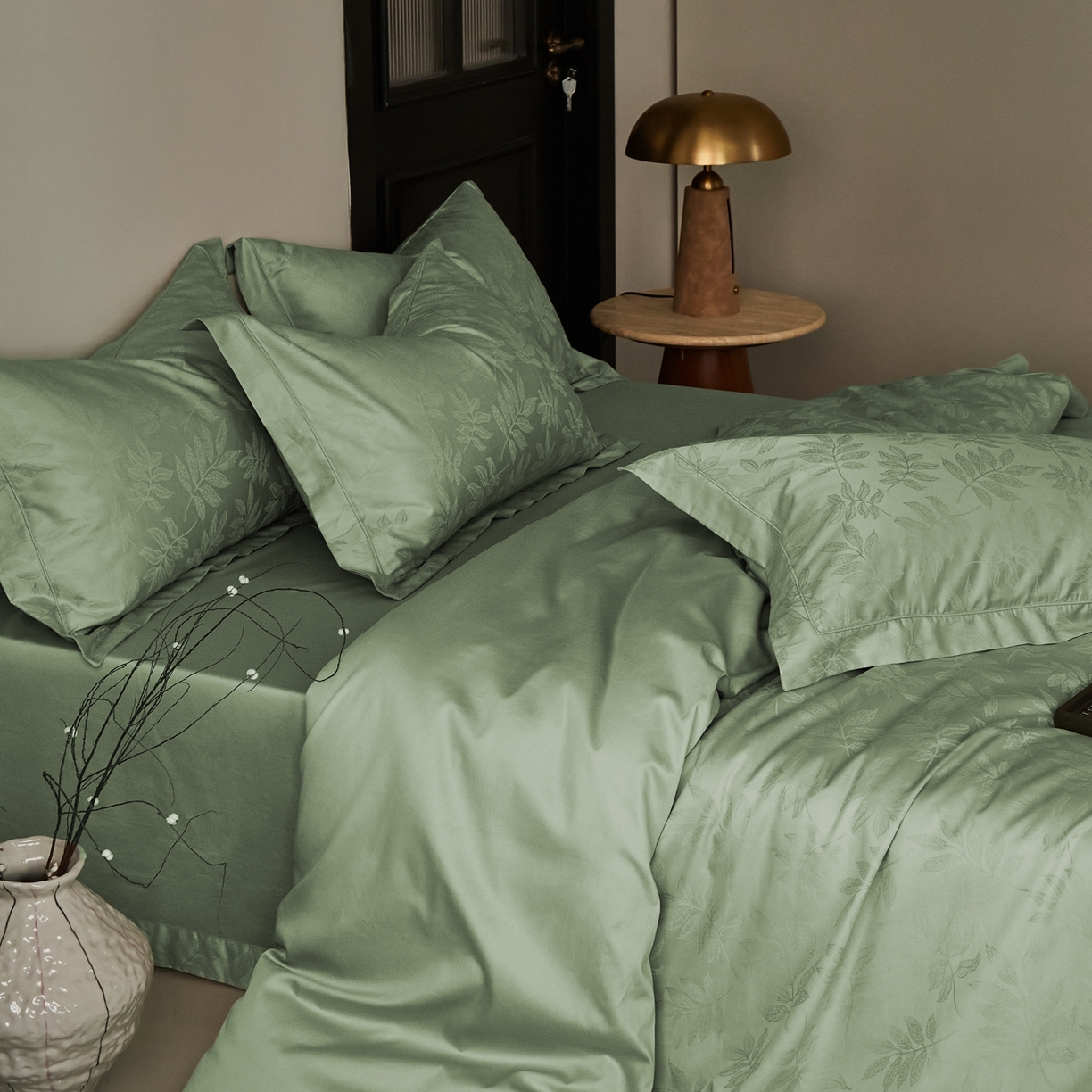 91家纺网 家纺一手货源 找家纺 顾家家居 2025新款亲肤舒适全棉纯棉提花四件套 晨韵--水漾绿