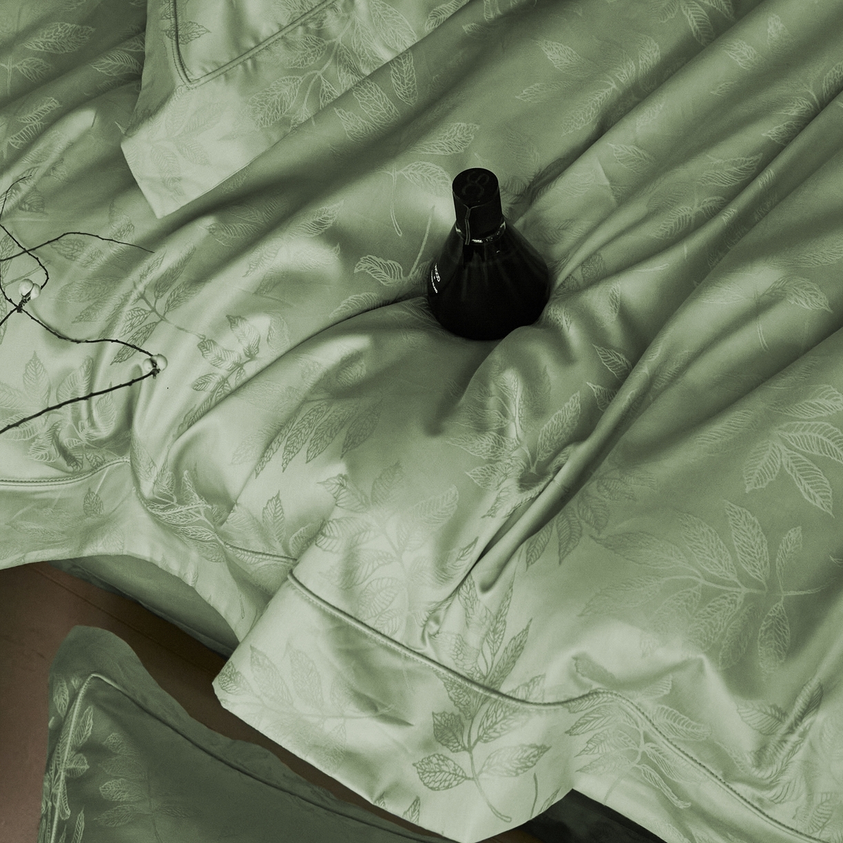 91家纺网 家纺一手货源 找家纺 顾家家居 2025新款亲肤舒适全棉纯棉提花四件套 晨韵--水漾绿