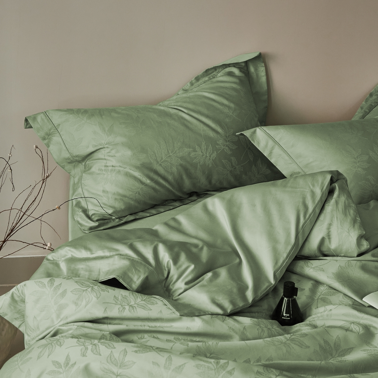 91家纺网 家纺一手货源 找家纺 顾家家居 2025新款亲肤舒适全棉纯棉提花四件套 晨韵--水漾绿