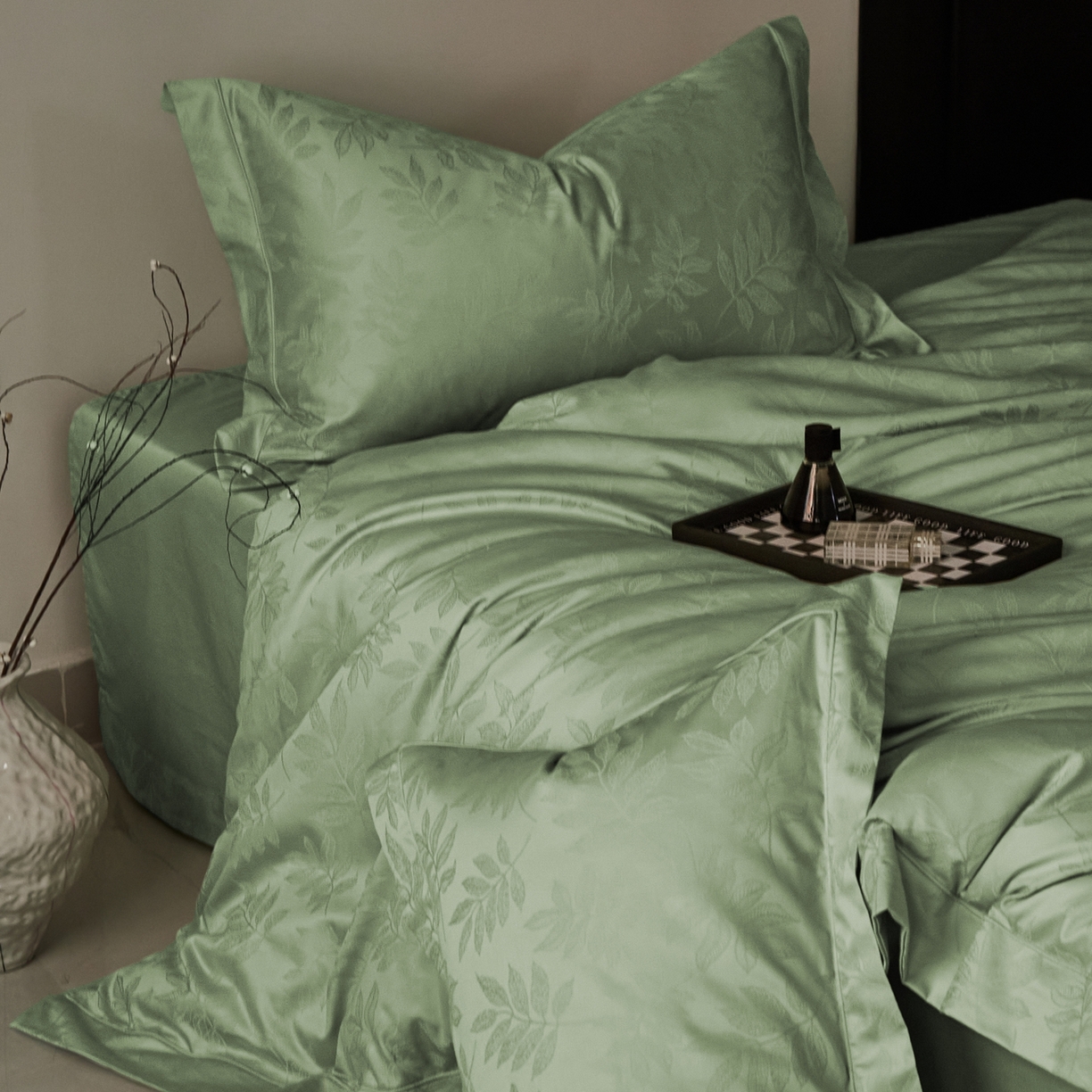 91家纺网 家纺一手货源 找家纺 顾家家居 2025新款亲肤舒适全棉纯棉提花四件套 晨韵--水漾绿