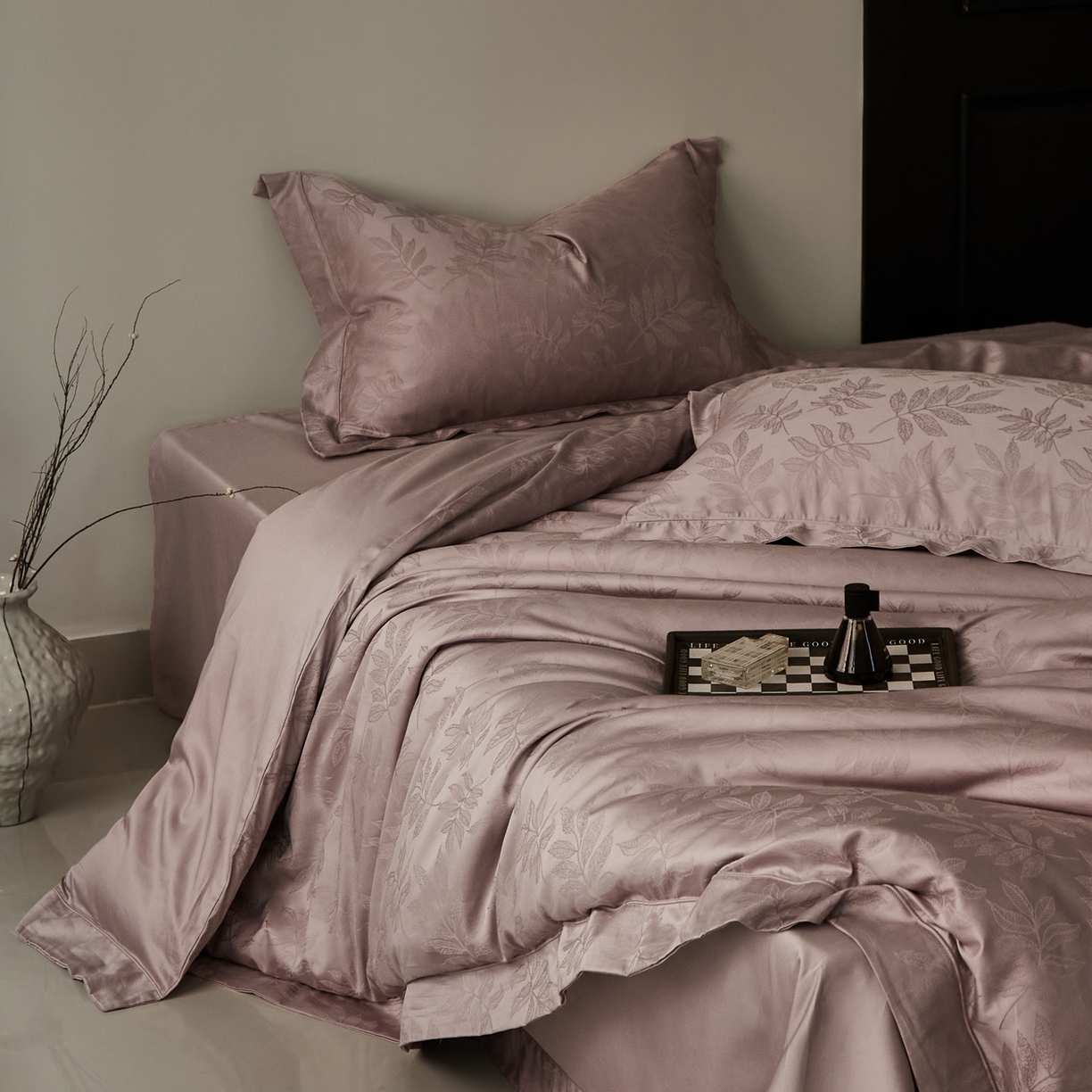 91家纺网 家纺一手货源 找家纺 顾家家居 2025新款亲肤舒适全棉纯棉提花四件套 晨韵--桃茉粉