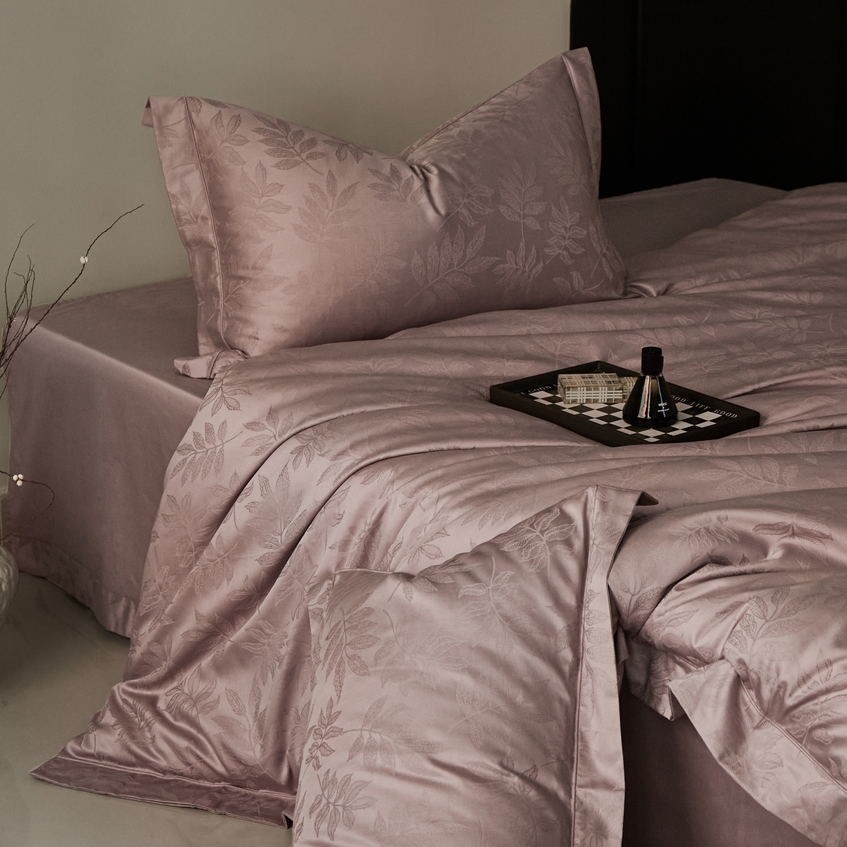 91家纺网 家纺一手货源 找家纺 顾家家居 2025新款亲肤舒适全棉纯棉提花四件套 晨韵--桃茉粉