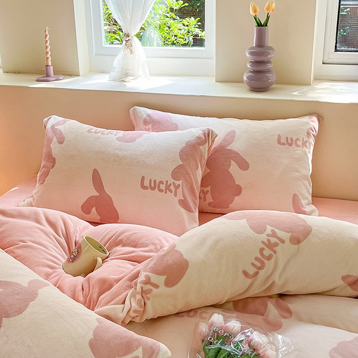 91家纺网 家纺一手货源 找家纺 （总）雅居纺家纺 2025新款高克重牛奶绒印花单枕套