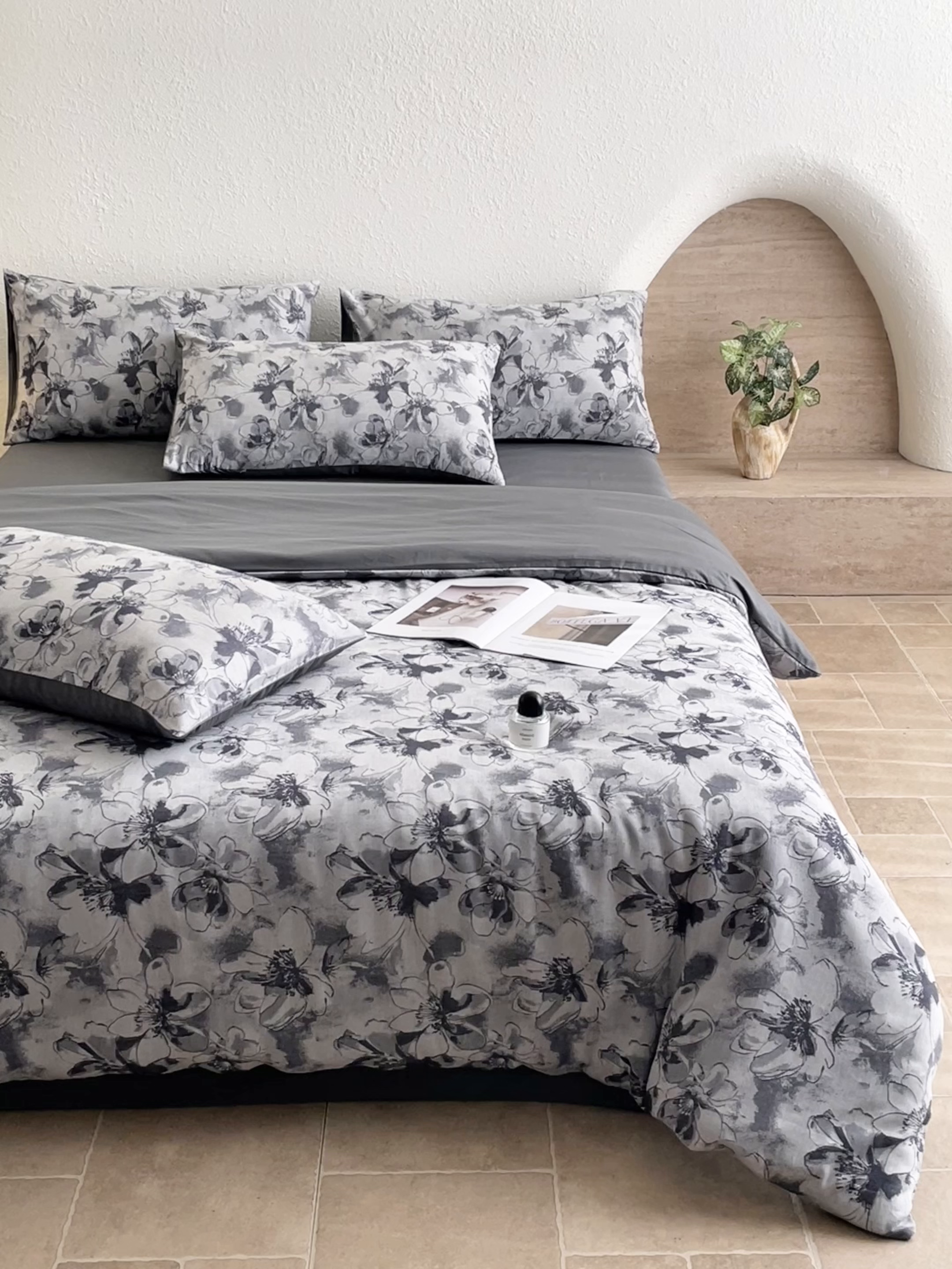 91家纺网 家纺一手货源 找家纺 琪格格纺织 2025新款全棉纯棉双层纱提花四件套 双层纱-织梦深蓝