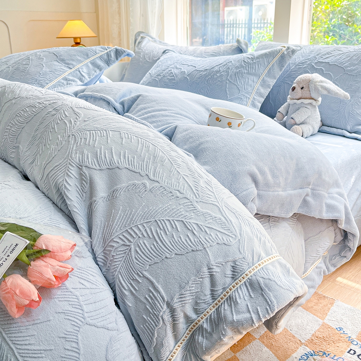 91家纺网 家纺一手货源 找家纺 （总）艾唯希家纺 2025新款全消光雕花绒织带款四件套牛奶绒-雕花织带系列