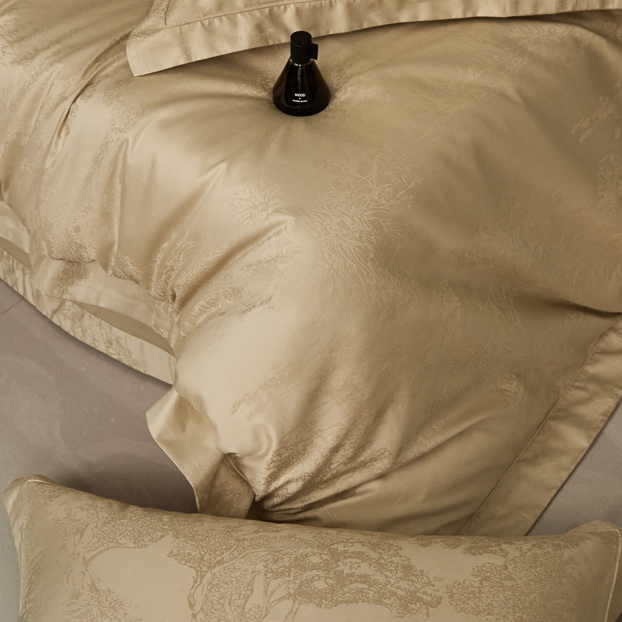 91家纺网 家纺一手货源 找家纺 顾家家居 2025新款亲肤舒适全棉纯棉提花四件套 铃兰屿--河石金