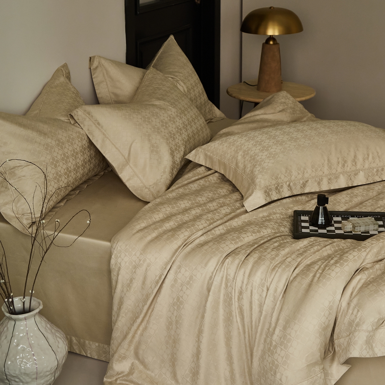 91家纺网 家纺一手货源 找家纺 顾家家居 2025新款亲肤舒适全棉纯棉提花四件套 洛斯汀--河石金