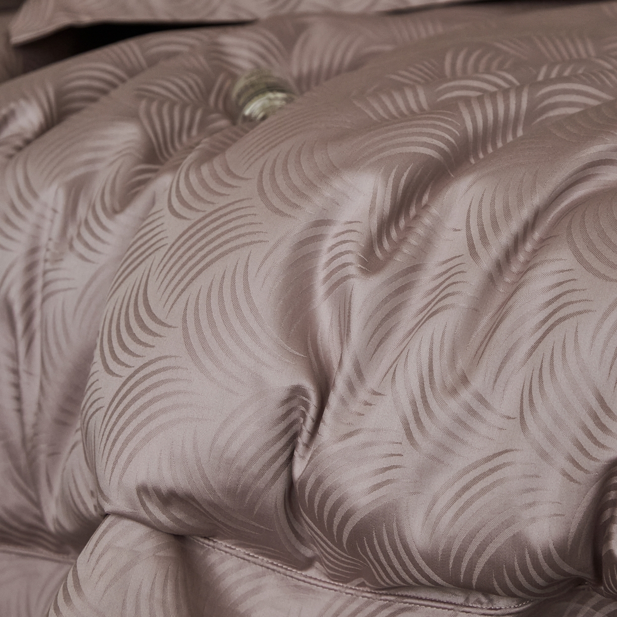 91家纺网 家纺一手货源 找家纺 顾家家居 2025新款亲肤舒适全棉纯棉提花四件套 璞野-瑰丽紫