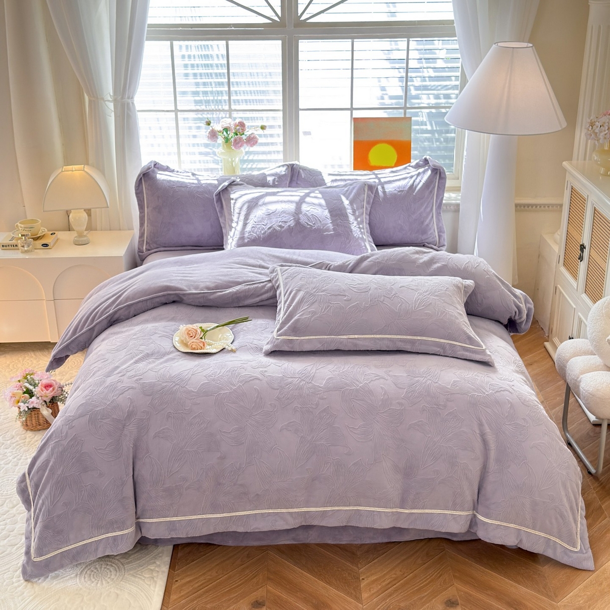 91家纺网 家纺一手货源 找家纺 艾唯希家纺 2025新款全消光雕花绒织带款四件套牛奶绒-雕花织带系列 百年好合-紫