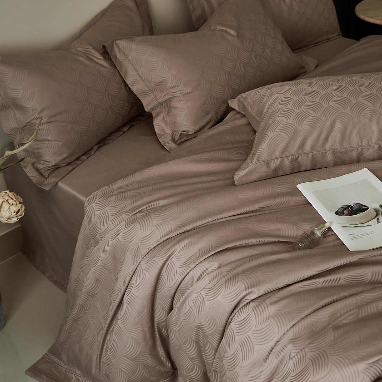 91家纺网 家纺一手货源 找家纺 顾家家居 2025新款亲肤舒适全棉纯棉提花四件套 璞野--暮色粉