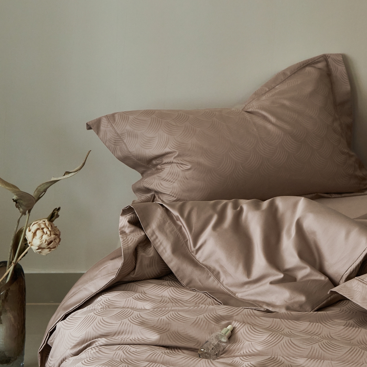 91家纺网 家纺一手货源 找家纺 顾家家居 2025新款亲肤舒适全棉纯棉提花四件套 璞野--暮色粉