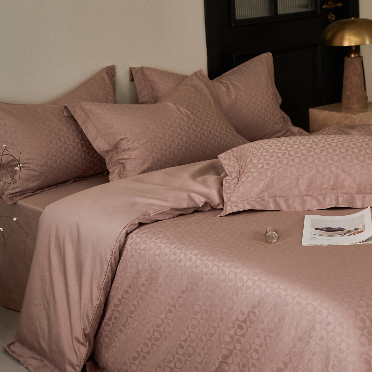 91家纺网 家纺一手货源 找家纺 顾家家居 2025新款亲肤舒适全棉纯棉提花四件套 塞纳-贝壳粉