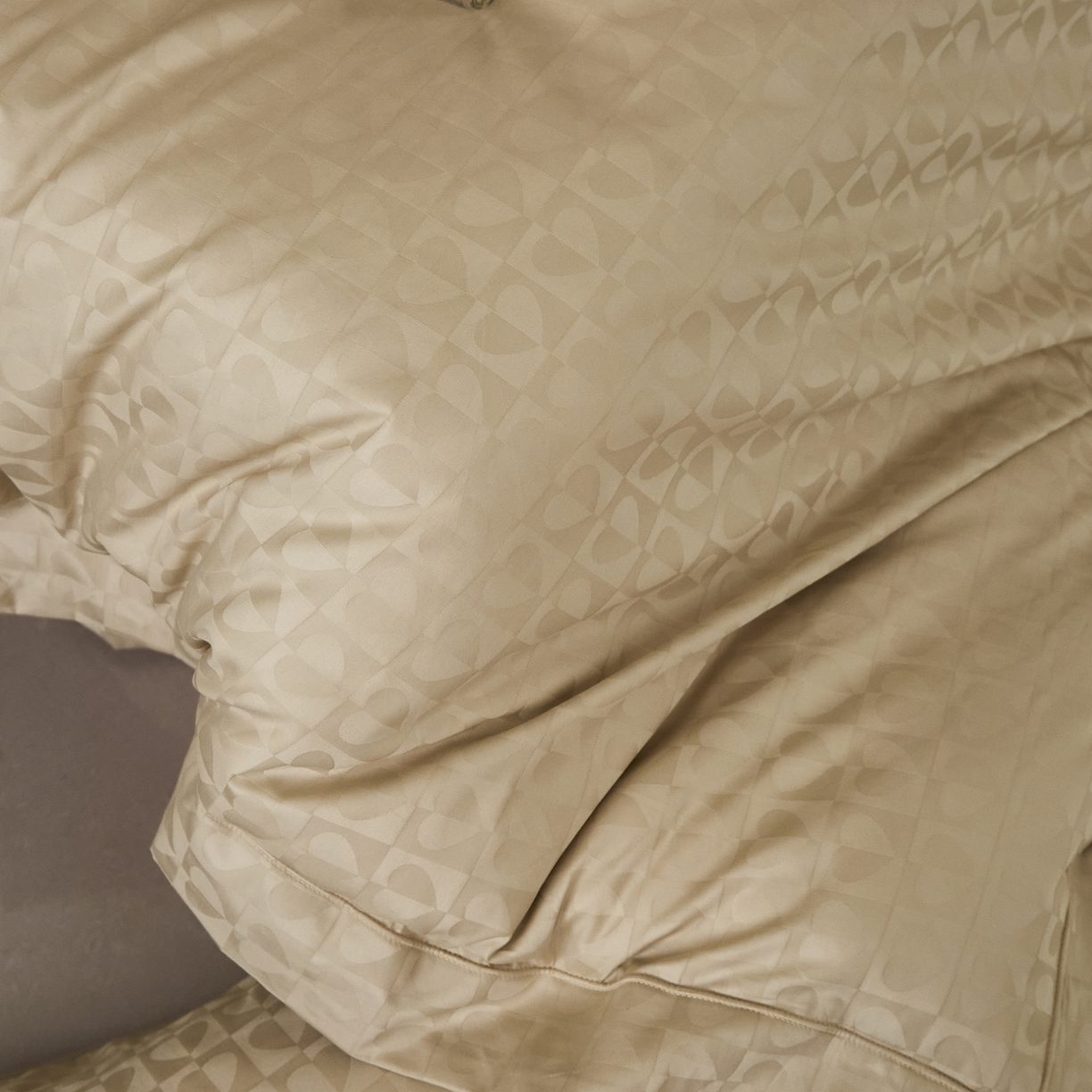 91家纺网 家纺一手货源 找家纺 顾家家居 2025新款亲肤舒适全棉纯棉提花四件套 塞纳-云母米