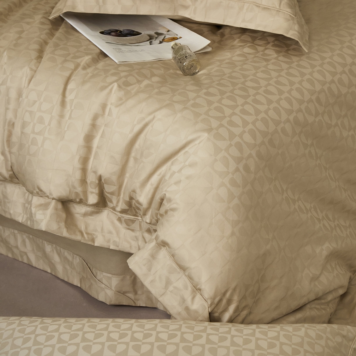 91家纺网 家纺一手货源 找家纺 顾家家居 2025新款亲肤舒适全棉纯棉提花四件套 塞纳-云母米